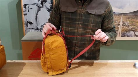 Cách Chỉnh Dây Balo Fjallraven Kanken on Vimeo.